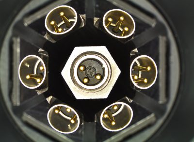 Electronic connector imaged by a PCMP micro-polyview